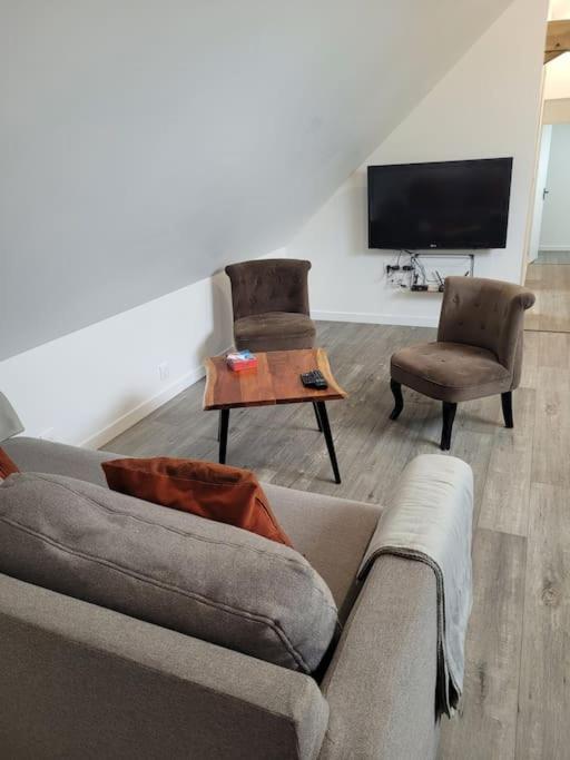 Appartement Proche Circuit Change  Luaran gambar